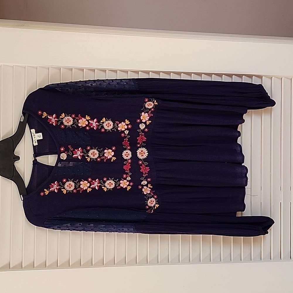 Navy blouse with Embroidered flowers by Miami in size xs